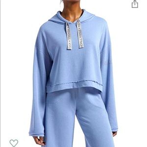 Like 🆕 Kendall and Kylie lounge wide sleeve sweatshirt Sz L